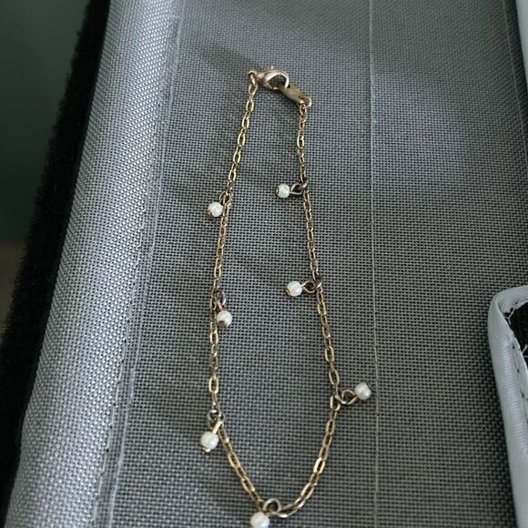 Vintage 8" signed Avon gold tone and faux pearl bracelet - Picture 3 of 4